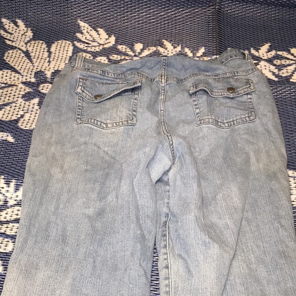 Women’s Capris - Picture 4 of 4